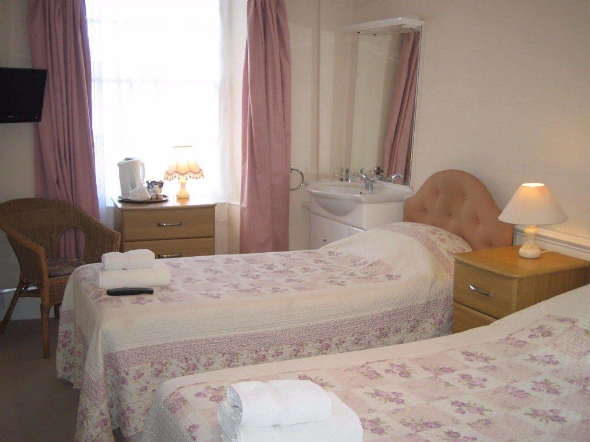 Kersbrook Guest Accommodation Lyme Regis Exterior foto