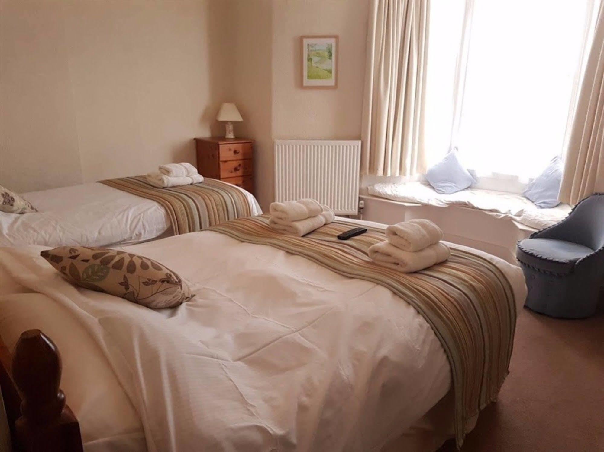 Kersbrook Guest Accommodation Lyme Regis Exterior foto
